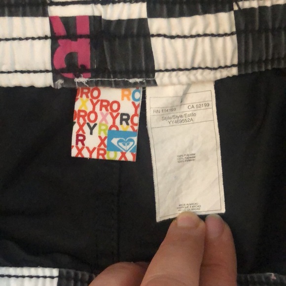 2pair Roxy shorts - Picture 3 of 6